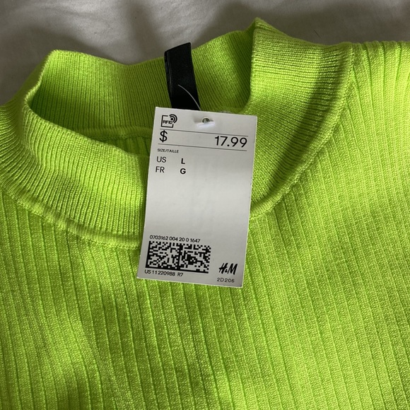 LARGE HM FAUX TURTLENECK TANK - Picture 2 of 2